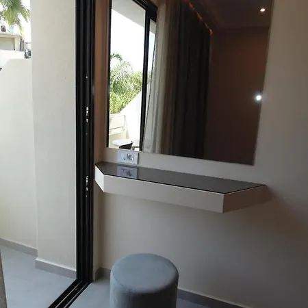 Paradise & Bar Aparthotel